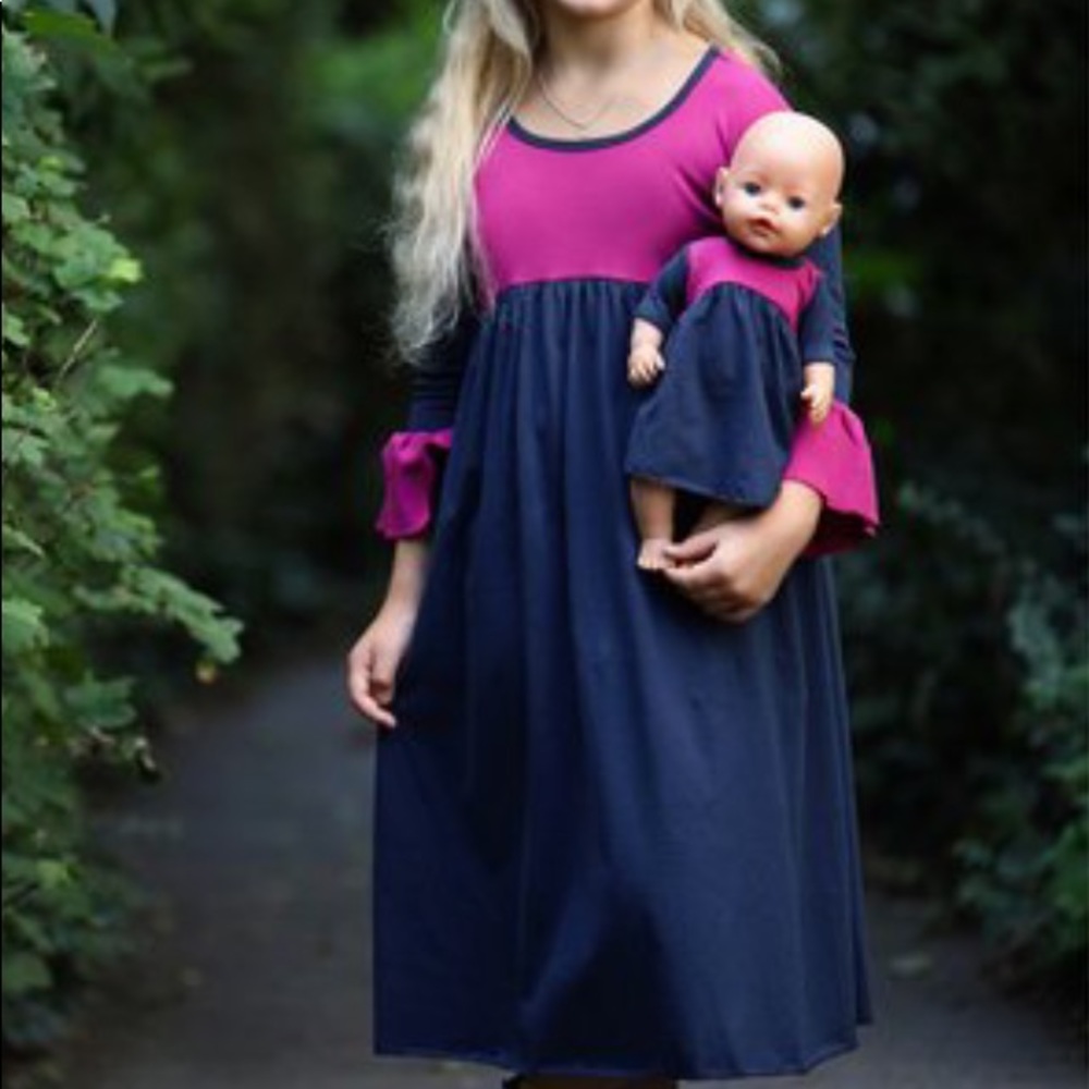 Girls Dress W/ Matching doll dress